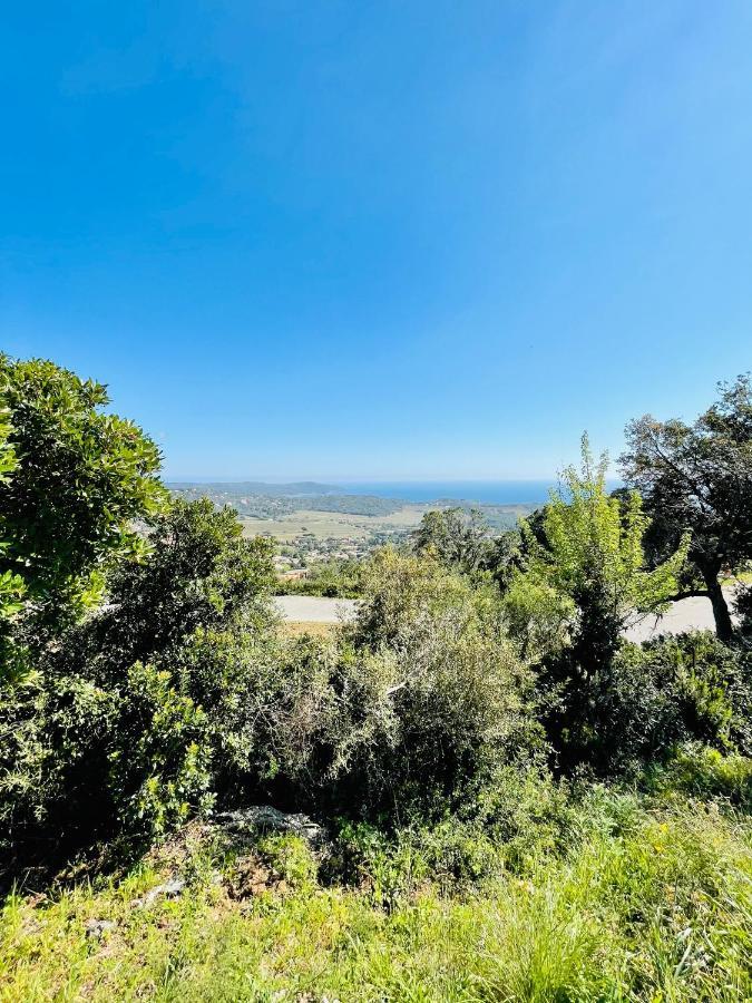 Superbe T2 Avec Vue Mer Et Piscine La Croix-Valmer Esterno foto